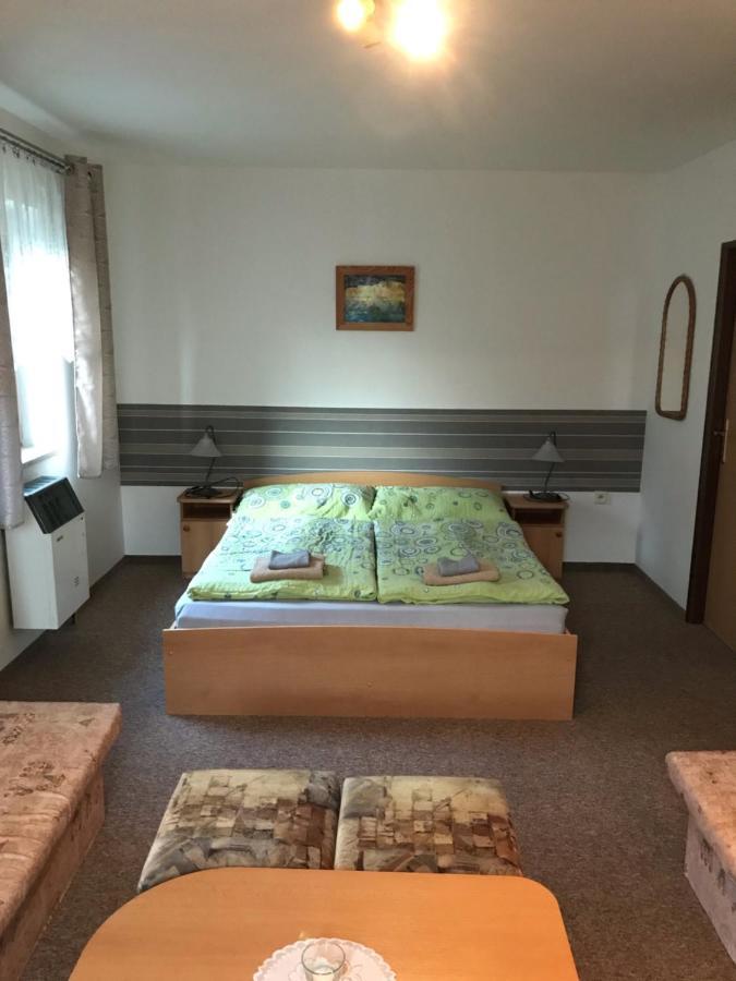 דירות Bešeňová Privat Magdalena מראה חיצוני תמונה